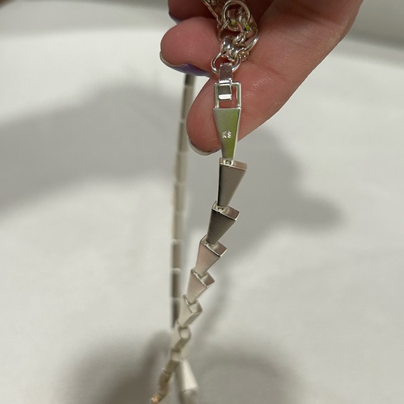 Kendra Scott Necklace - Picture 4 of 5